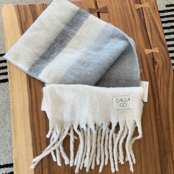 CALIA Women's Gray Stripe Luxe Scarf
One Size - Picture 4 of 6